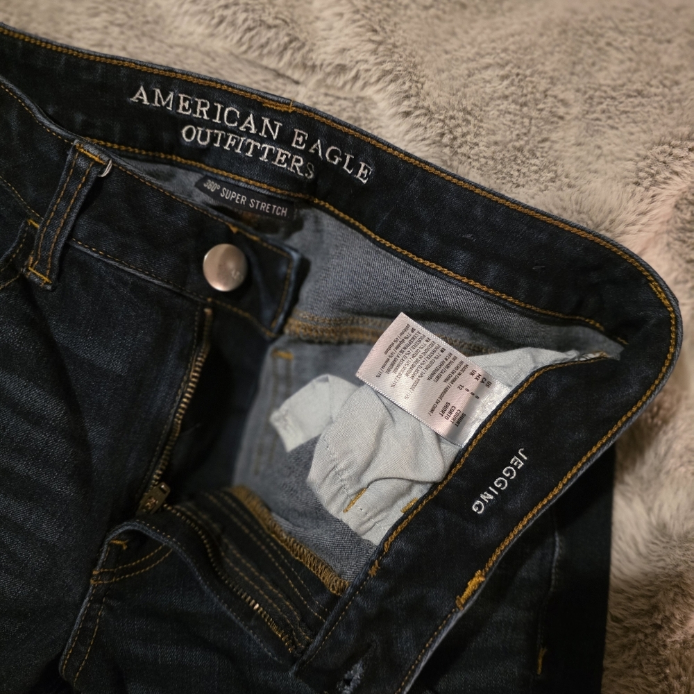 American Eagle Outfitters Women's Ripped Dark Blue Skinny Jeans - Picture 2 of 3